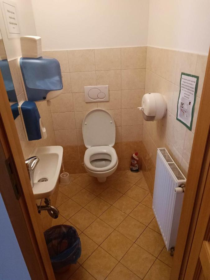 Хостел Valvasorjev Dom Pod Stolom Жировница Экстерьер фото
